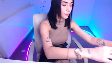 Snapshot of tayla_candy chatting on 10/10/25, 12:37 Tayla online show from 10/10/25, 12:37