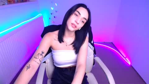 Snapshot of tayla_candy chatting on 10/13/25, 11:43 Tayla online show from 10/13/25, 11:43