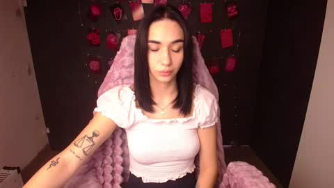 Snapshot of tayla_candy chatting on 10/22/25, 06:24 Tayla online show from 10/22/25, 06:24