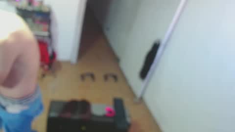 Snapshot of tayler_and_alina chatting on 01/22/25, 05:59 MARCELO MILK online show from 01/22/25, 05:59
