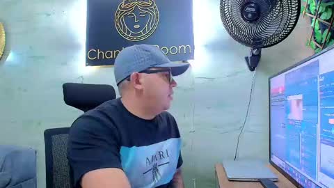 Snapshot of tayler_colins_1 chatting on 05/02/26, 11:48 online show from 05/02/26, 11:48