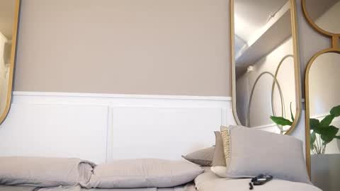 Teylor  Kim online show from 11/25/25, 04:40