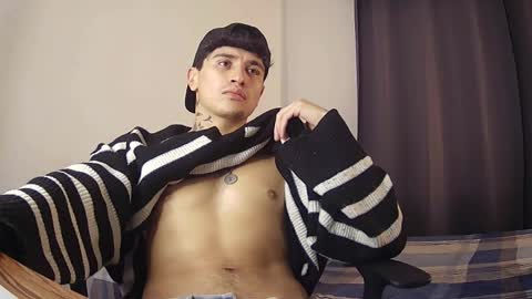 Snapshot of taylor_024 chatting on 05/29/26, 08:01 independent model online show from 05/29/26, 08:01