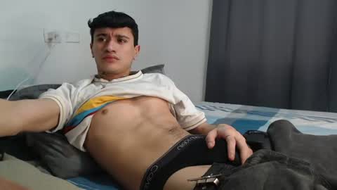 Snapshot of taylor_024 chatting on 06/18/26, 01:37 independent model online show from 06/18/26, 01:37