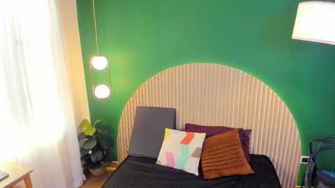 Snapshot of taylor_bennet chatting on 11/12/25, 11:32 Taylor Bennet online show from 11/12/25, 11:32