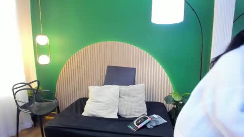 Taylor Bennet online show from 12/18/25, 11:38