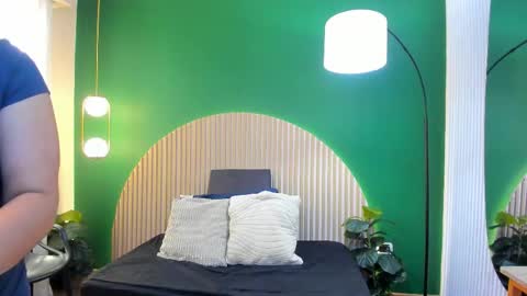 Taylor Bennet online show from 12/20/25, 11:50