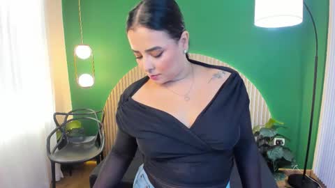 Taylor Bennet online show from 12/21/25, 11:39