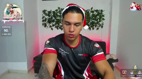 Snapshot of taylor_johnn chatting on 12/22/24, 03:00 Penagos zz    online show from 12/22/24, 03:00