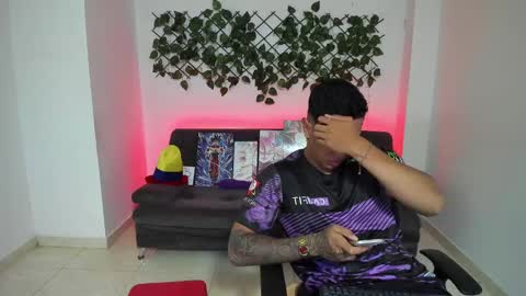 Snapshot of taylor_johnn chatting on 01/11/25, 06:12 Penagos zz    online show from 01/11/25, 06:12