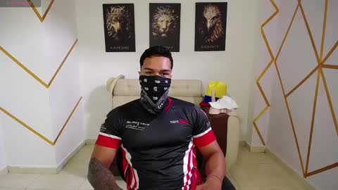 Snapshot of taylor_johnn chatting on 01/27/25, 04:11 Penagos zz    online show from 01/27/25, 04:11