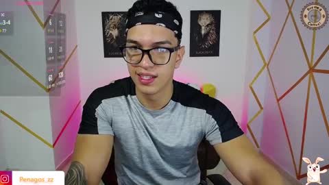 Snapshot of taylor_johnn chatting on 03/03/25, 03:42 Penagos zz    online show from 03/03/25, 03:42