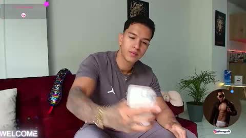 Snapshot of taylor_johnn chatting on 09/21/25, 03:13 Penagos zz    online show from 09/21/25, 03:13