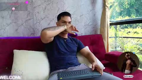 Snapshot of taylor_johnn chatting on 10/02/25, 02:02 Penagos zz    online show from 10/02/25, 02:02