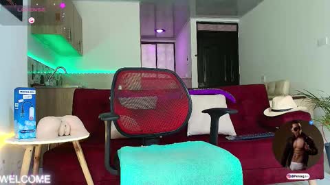 Snapshot of taylor_johnn chatting on 10/07/25, 03:20 Penagos zz    online show from 10/07/25, 03:20