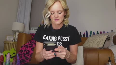 Taylor --  online show from 10/24/25, 10:11