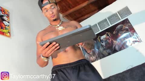 Snapshot of taylor_mccarthy_1 chatting on 01/08/25, 01:32 Taylor Mccarthy online show from 01/08/25, 01:32