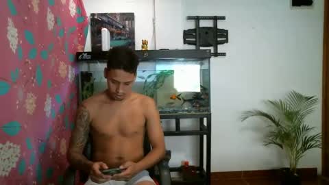 Snapshot of taylor_meghan chatting on 10/17/25, 02:37 Taylor and Meghan online show from 10/17/25, 02:37