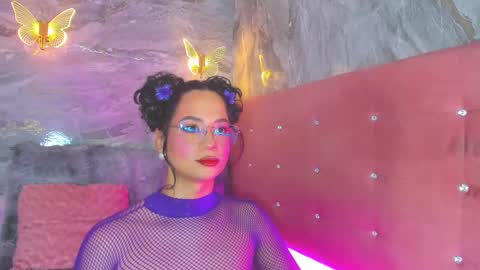 Snapshot of taylor_sanz chatting on 09/17/25, 02:13 Taylor Sanz online show from 09/17/25, 02:13