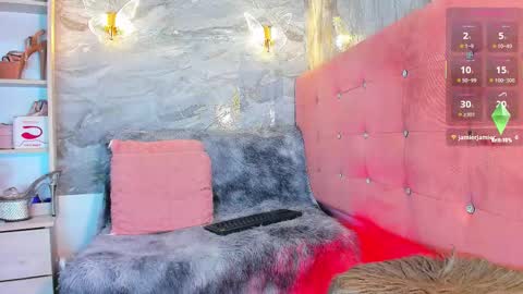 Snapshot of taylor_sanz chatting on 03/08/26, 08:29 Taylor Sanz online show from 03/08/26, 08:29