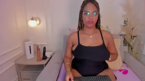 Snapshot of taylor_sexyy chatting on 01/15/25, 07:26 Taylor  online show from 01/15/25, 07:26