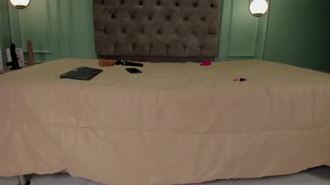 Snapshot of taylor_sexyy chatting on 01/16/25, 09:27 Taylor  online show from 01/16/25, 09:27