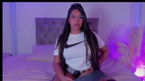 Snapshot of taylor_sexyy chatting on 10/19/25, 04:57 Taylor  online show from 10/19/25, 04:57