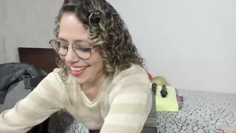 taylorhot72_ online show from 02/18/25, 01:54