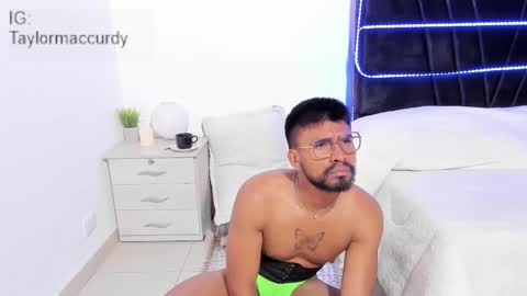 taylormaccurdy_ online show from 11/25/25, 05:13