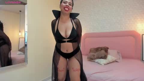 TAYLOR  online show from 11/01/25, 03:52