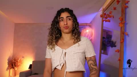 taylormichell online show from 10/27/25, 10:25