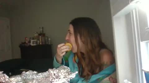 Snapshot of taylorslay chatting on 05/13/26, 11:33 taylorslay online show from 05/13/26, 11:33