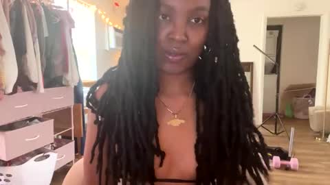 Snapshot of taylorsosweets chatting on 04/11/26, 06:45 Taylor online show from 04/11/26, 06:45