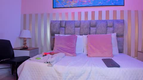 Snapshot of tayra_pradit chatting on 11/05/25, 12:27 tayra online show from 11/05/25, 12:27