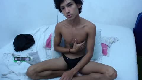 Snapshot of tayronx33 chatting on 12/13/24, 04:16 Tayron online show from 12/13/24, 04:16