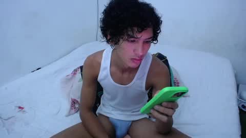 Snapshot of tayronx33 chatting on 12/26/24, 03:31 Tayron online show from 12/26/24, 03:31