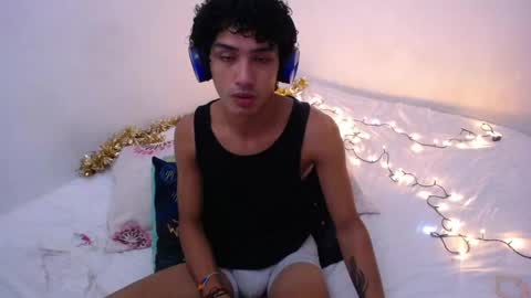 Snapshot of tayronx33 chatting on 12/28/24, 04:52 Tayron online show from 12/28/24, 04:52