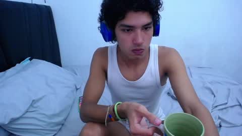 Snapshot of tayronx33 chatting on 01/15/25, 02:17 Tayron online show from 01/15/25, 02:17