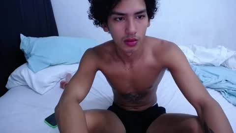 Snapshot of tayronx33 chatting on 02/23/25, 05:29 Tayron online show from 02/23/25, 05:29