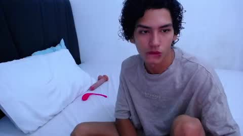 Snapshot of tayronx33 chatting on 02/25/25, 10:18 Tayron online show from 02/25/25, 10:18