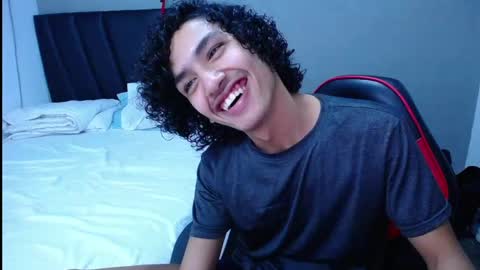 Snapshot of tayronx33 chatting on 10/08/25, 01:14 Tayron online show from 10/08/25, 01:14