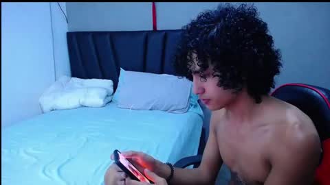 Snapshot of tayronx33 chatting on 10/27/25, 06:45 Tayron online show from 10/27/25, 06:45