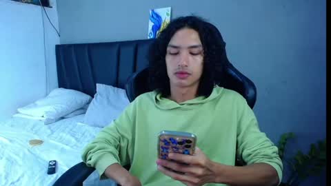 Snapshot of tayronx33 chatting on 04/23/26, 12:26 Tayron online show from 04/23/26, 12:26