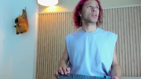 Snapshot of tayson_scott chatting on 12/14/25, 12:54 Tayson online show from 12/14/25, 12:54