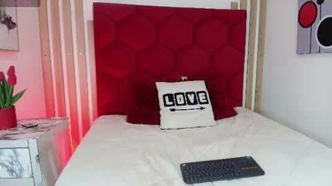 Snapshot of tayzon_foxxx chatting on 07/04/26, 08:15 Sofia online show from 07/04/26, 08:15