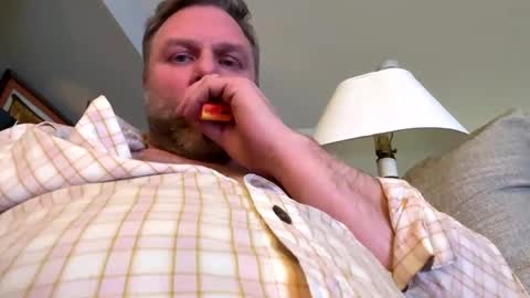 Snapshot of tbiz82 chatting on 02/14/25, 04:37 Tbiz82 online show from 02/14/25, 04:37