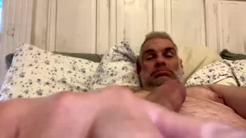 Snapshot of tbombzdd chatting on 04/26/26, 10:13 tbombzdd online show from 04/26/26, 10:13