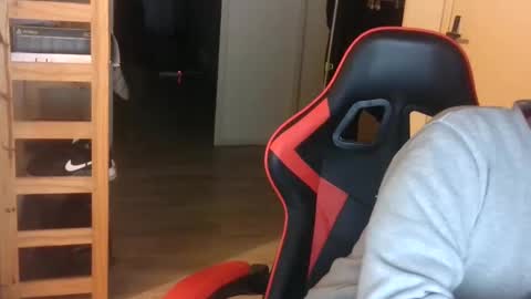 Snapshot of tchecky2 chatting on 01/23/25, 04:41 tchecky2 online show from 01/23/25, 04:41