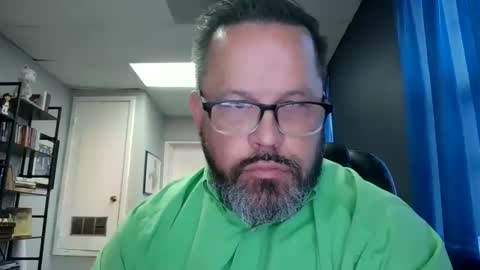 Snapshot of tdhawk87 chatting on 04/06/26, 12:28 tdhawk87 online show from 04/06/26, 12:28