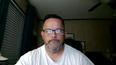 Snapshot of tdhawk87 chatting on 06/08/26, 10:04 tdhawk87 online show from 06/08/26, 10:04